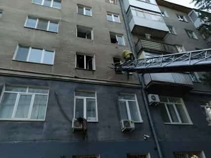 Өфөнөң Комсомол урамындағы күп ҡатлы йорттарҙың береһендә сыҡҡан янғында ике бүлмәле фатир хужабикәһе зыян күргән