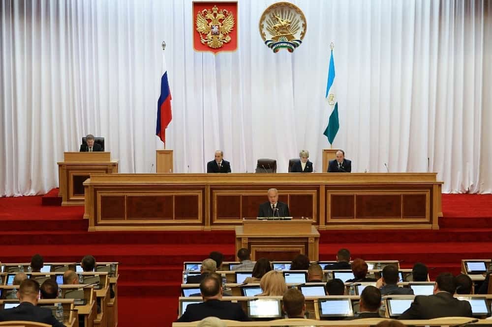 Башҡортостан парламенты көҙгө сессиялағы тәүге ултырышҡа йыйыла