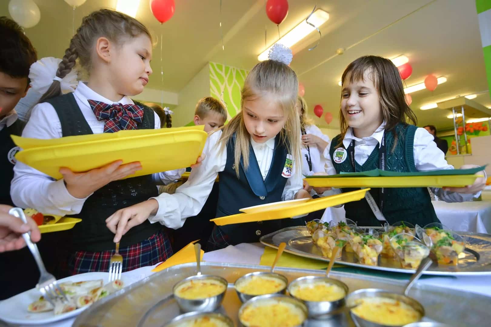 Башланғыс класс уҡыусыларының ата-әсәләре мәктәптәрҙә бушлай бирелгән аш сифаты буйынса тәҡдимдәр ҡалдыра ала
