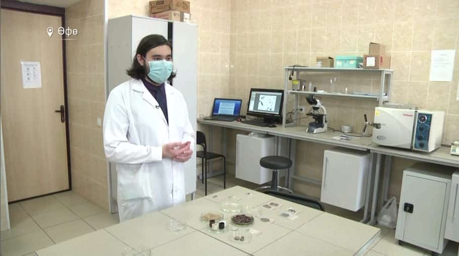 Башҡорт дәүләт университеты студенты Алмаз Ибраһимов үҫемлектән пластмасс әйберҙәр эшләргә өйрәнгән
