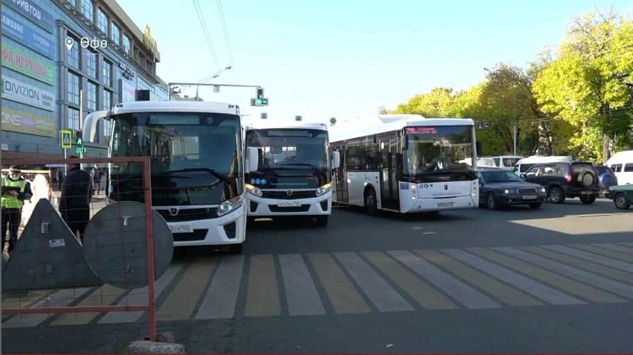 Бөгөн иртән Өфөлә ике пассажир автобусы бәрелешкән