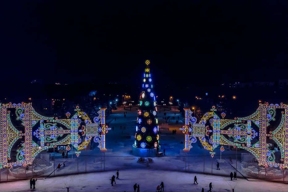 Өфө майҙандарын Яңы йыл шыршылары биҙәй