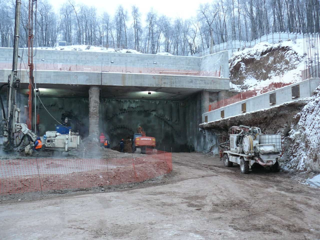 Өфөлә Көнсығыш сығыу юлы аръяғында тоннель ҡаҙыу башланды