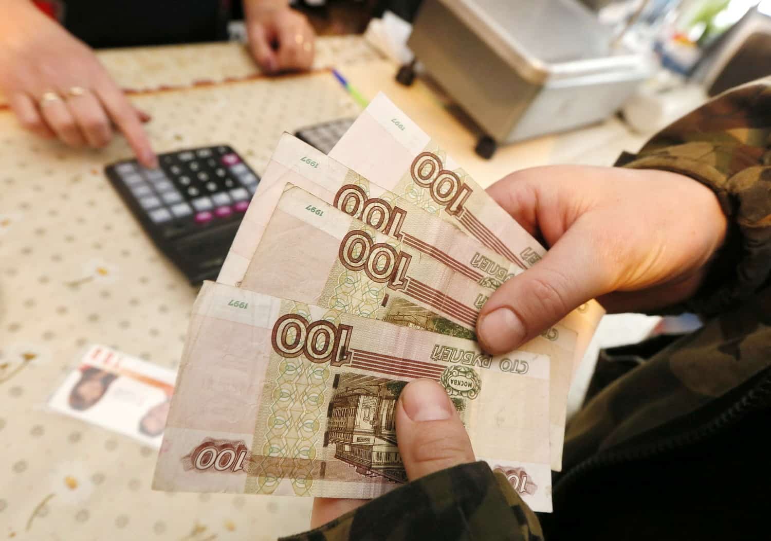 Башҡортостанда 9 меңдән ашыу кеше Яңы йыл алдынан эш хаҡын алмауы мөмкин
