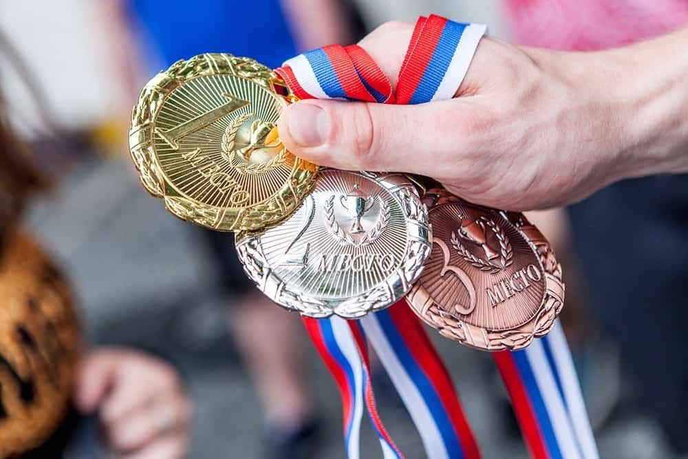 Олимпиадаларҙа еңеп сыҡҡан мәктәп уҡыусыларына премиялар бирелә