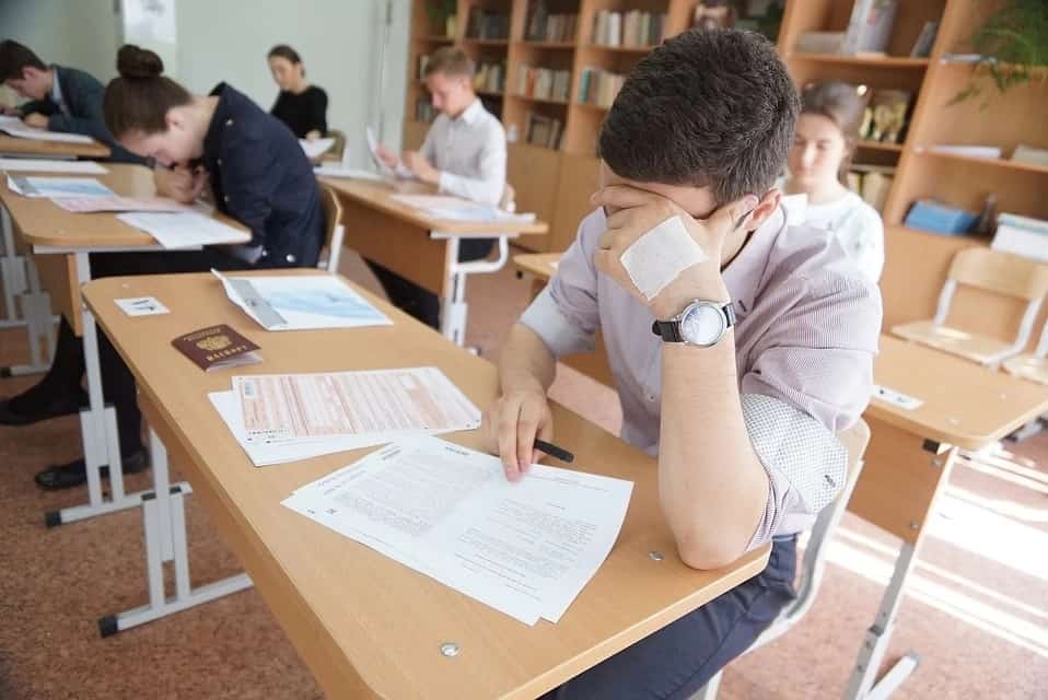 Башҡортостан мәктәптәренең туғыҙынсы һәм ун беренсе кластарында уҡыусылар дәүләт имтихандарына әҙерләнә