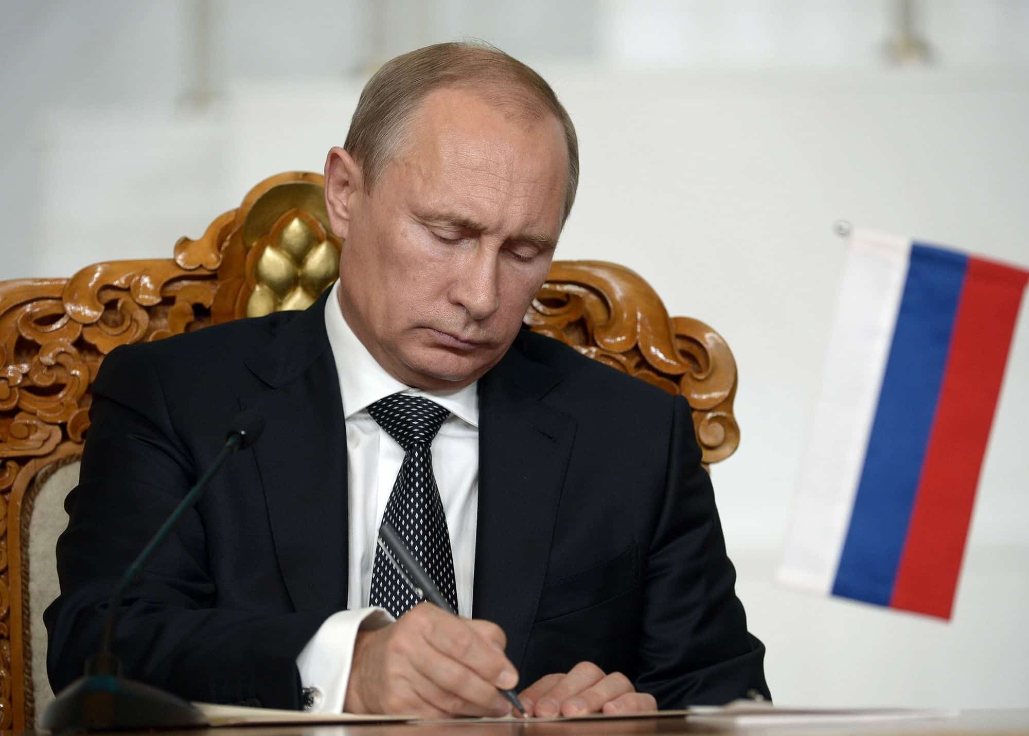 Ил президенты Владимир Путин сираттағы законға ҡул ҡуйҙы