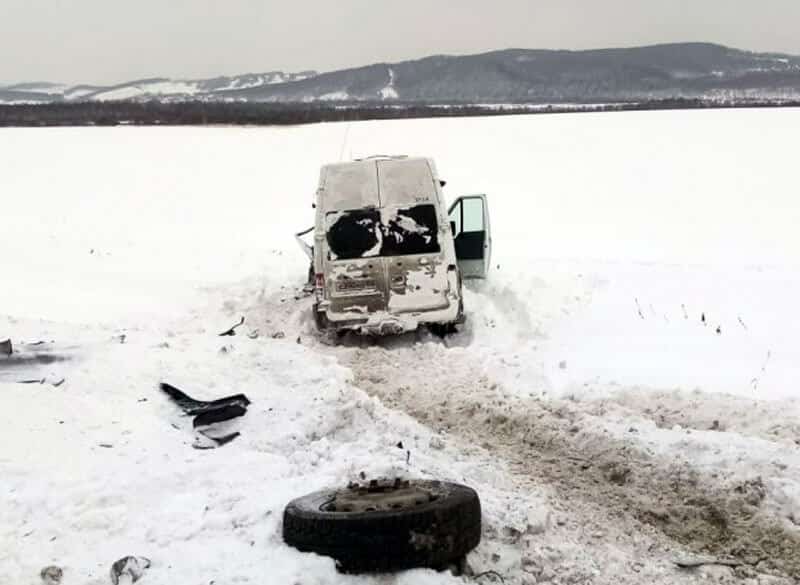 Башҡортостанда  ике  автобус бәрелешкән