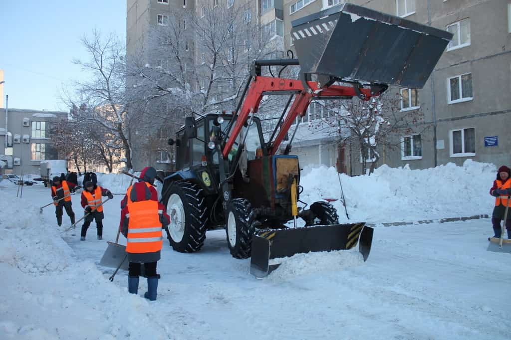 Ҡала коммуналь хеҙмәттәренең бар көсө ҡар яуыу эҙемтәләрен бөтөрөүгә йүнәлтелгән