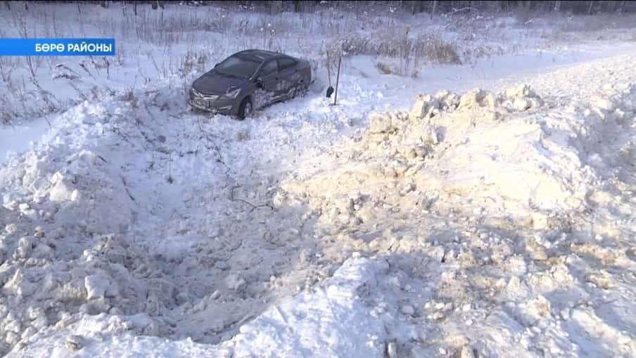 Бөрө районында «Хендай Солярис» автомобиле юл-транспорт фажиғәһенә тарый