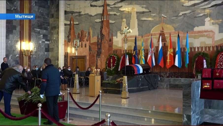 Фото №1 - Ил парламентарийҙары генерал-полковник, Дәүләт Думаһы депутаты Николай Антошкинды һуңғы юлға оҙатты
