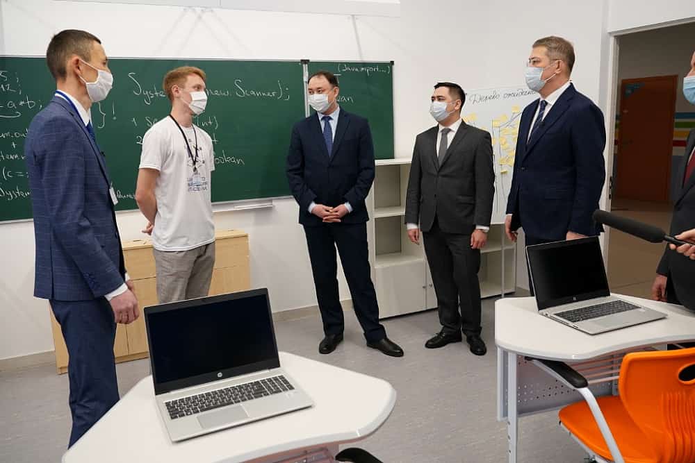 Республика башлығы бөгөн Өфөлә полилингваль белем биреү учреждениеларында булды