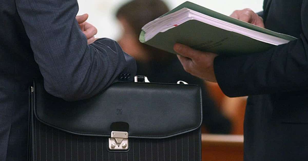 Республика башлығы Радий Хәбиров дәүләт хеҙмәткәрҙәренең этикаһы тураһында Указға төҙәтмәләр индерҙе