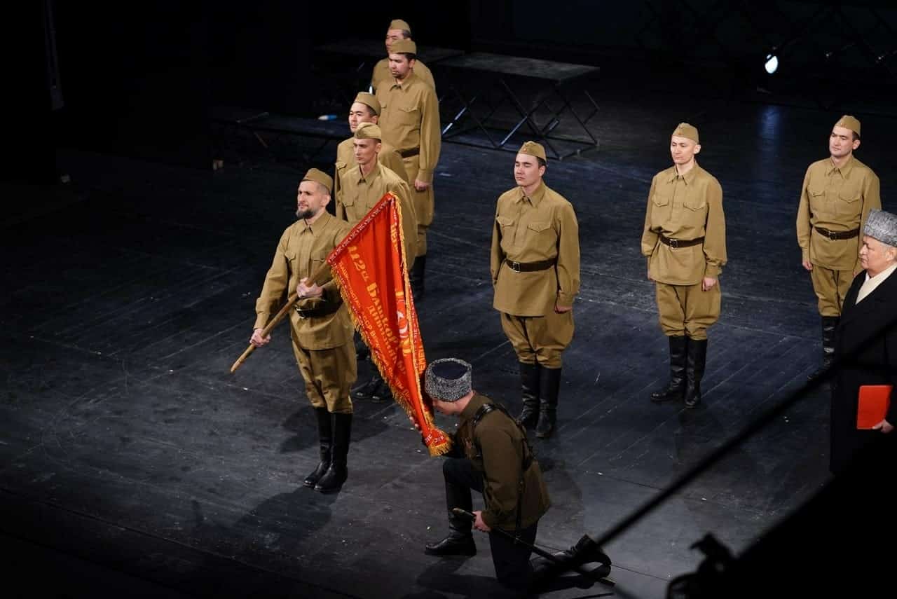 Радий Хәбиров “Иван Грен” десант карабы диңгеҙселәре менән осрашты
