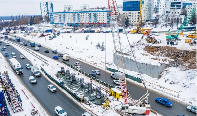 Салауат Юлаев проспекты һәм Зәки Вәлиди урамдары киҫелешендәге транспорт хәрәкәте контролдә