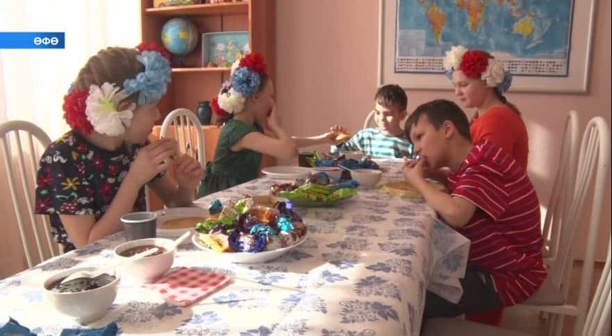 Өфөлә мөмкинлектәре сикләнгән балалар ашнаҡсы ролендә