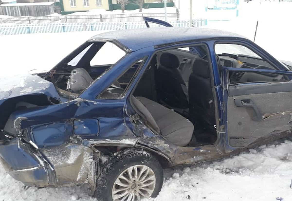 Бөгөн иртән Йылайыр районы Матрай ауылы янында еңел машина һәм йөк автомобиле бәрелешкән
