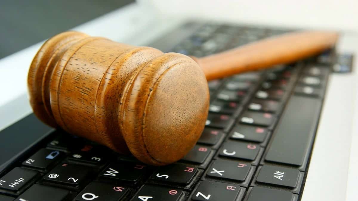 Ишембайҙа йәшәгән ҡатынға интернетта кешене мыҫҡыл иткән өсөн штраф һалғандар