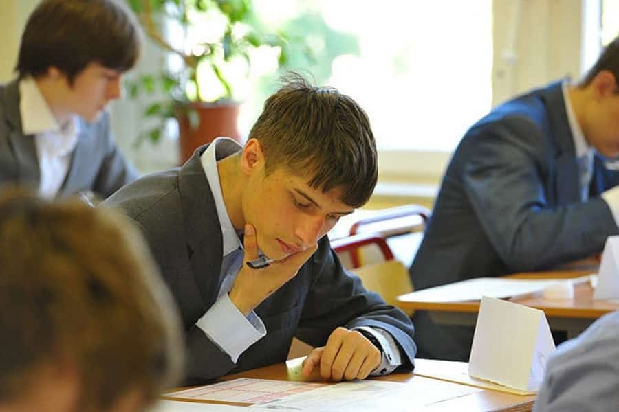 Башҡортостанда 11-се класты яҡшы билдәләргә тамамлаған уҡыусыларға аҡса бирергә тәҡдим итәләр