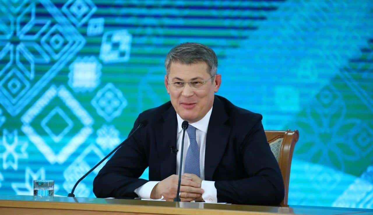 Радий Хәбиров бер йылда 6 миллион 200 мең һумдан ашыу аҡса эшләгән