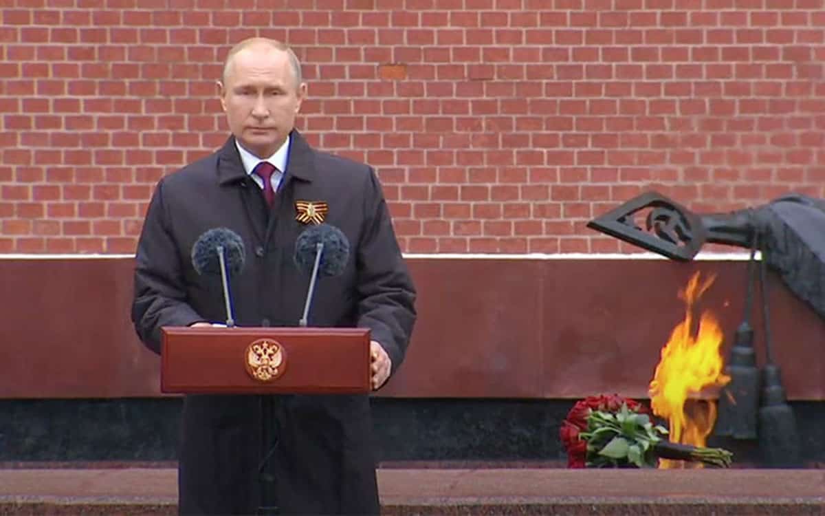 Владимир Путин Рәсәй халҡын һәм Бөйөк Ватан һуғышы ветерандарын Еңеү көнө менән ҡотланы