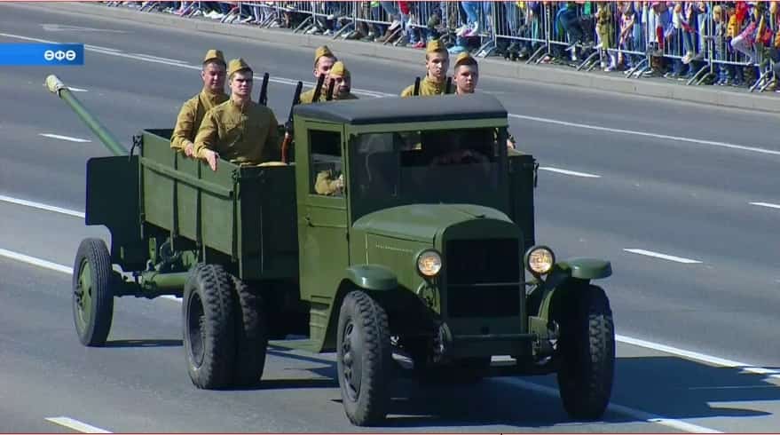 Өфөләге Еңеү парадында Бөйөк Ватан һуғышы осорондағы хәрби техника ҡатнашты