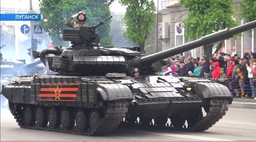 Хәрби парад Луганск ҡалаһында ла үтте