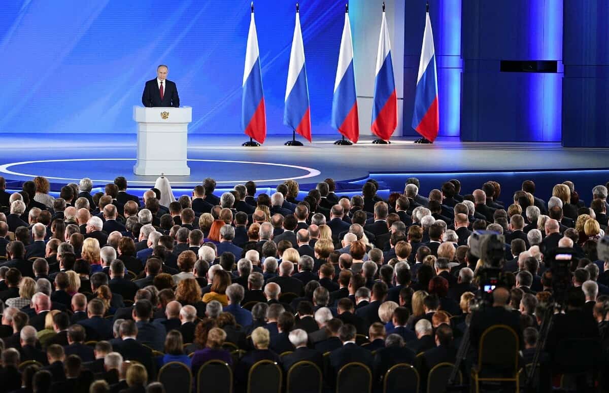 Радий Хәбиров Рәсәй Президенты Мөрәжәғәтнамәһендәге күрһәтмәләрҙе әүҙемерәк тормошҡа ашырырға ҡушты