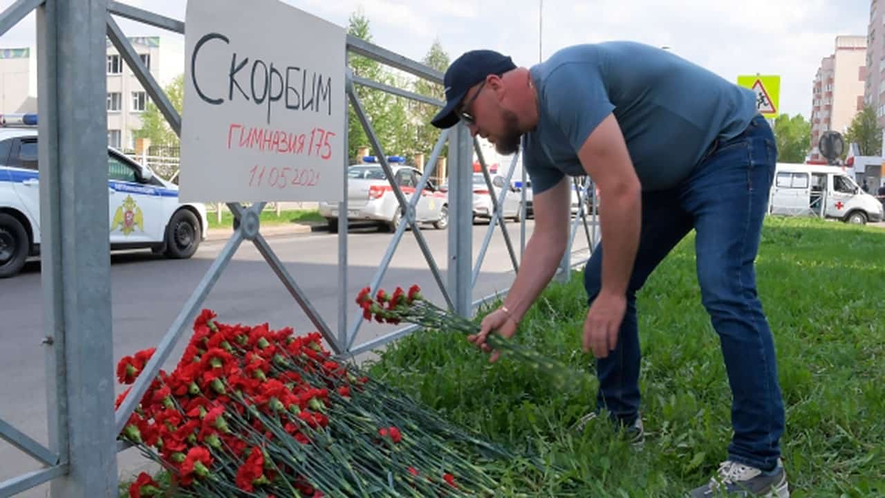 Башҡортостан райондарында Ҡазан мәктәбендә атышта һәләк булғандар иҫтәлегенә мемориалдар булдырыла