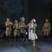 Мәжит Ғафури исемендәге Башҡорт дәүләт академия драма театры бөгөн Нефтекама ҡалаһында гастролдә