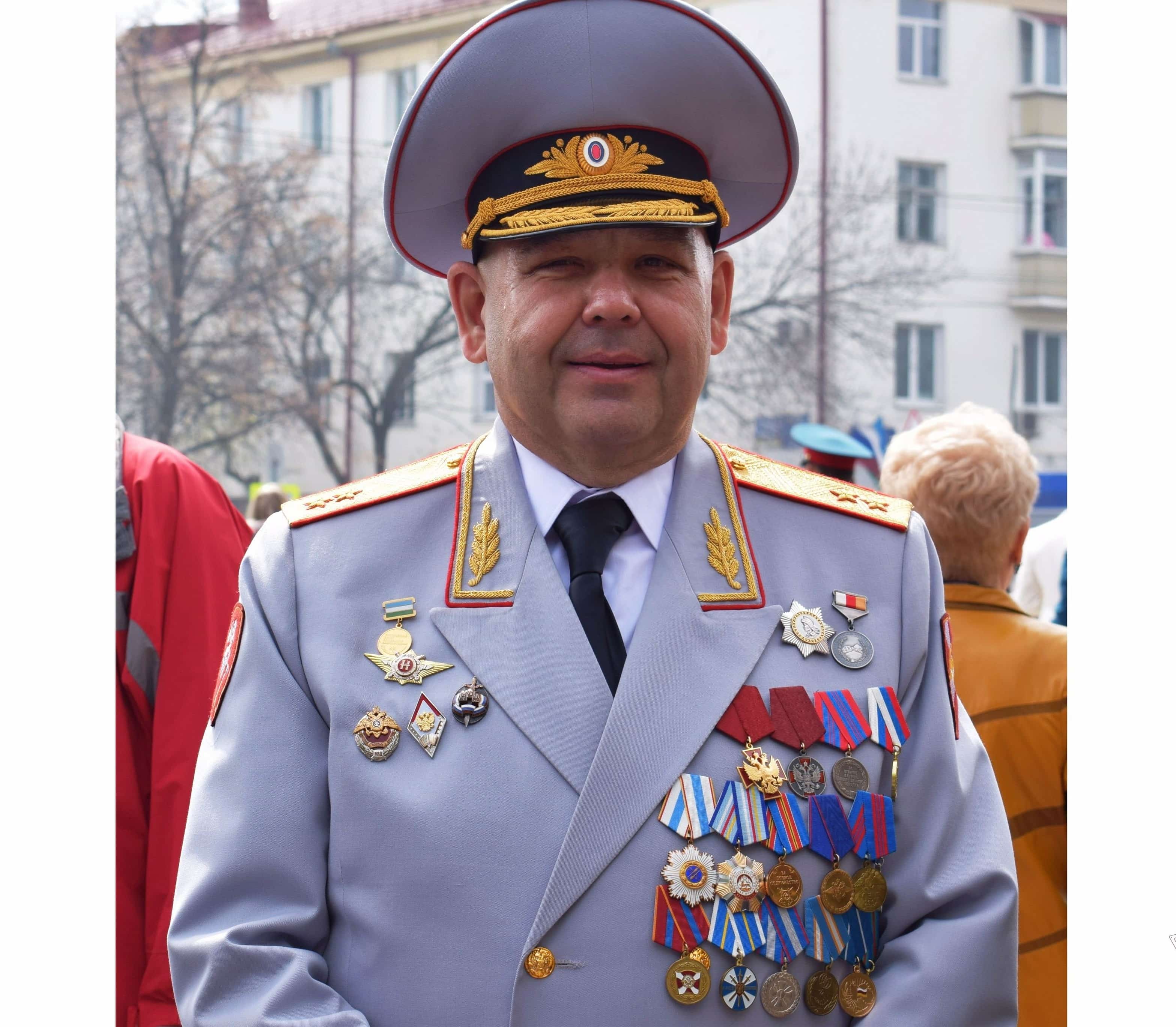 Бөгөн генерал-лейтенант Артур Фәрүәз улы Әхмәтхановтың баҡыйлыҡҡа күсеүенә 2 йыл