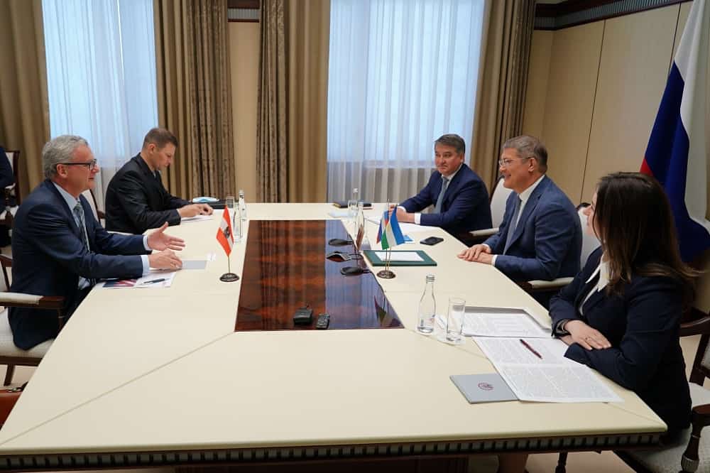 Радий Хәбиров бөгөн Австрияның Рәсәйҙәге илсеһе Йоханнес Айгнер менән осрашты