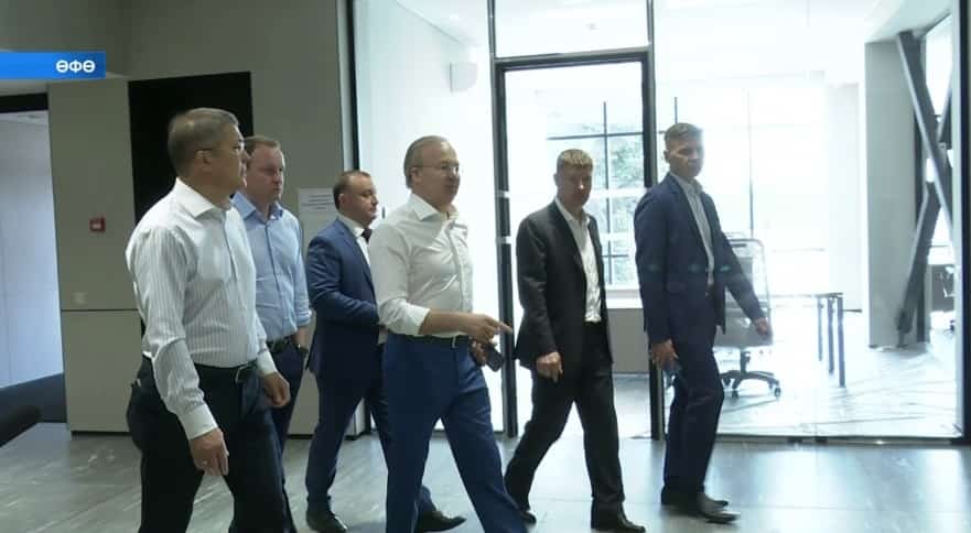 Башҡортостан башлығы республика менән идара итеү үҙәгендә башҡарылған төҙөлөш эштәрен баһаланы