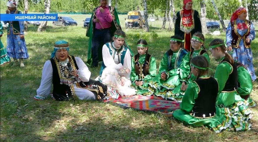 Фольклориадаға әҙерлек сиктәрендә Ишембай районында «Ҡарға бутҡаһы» байрамы ойошторолдо