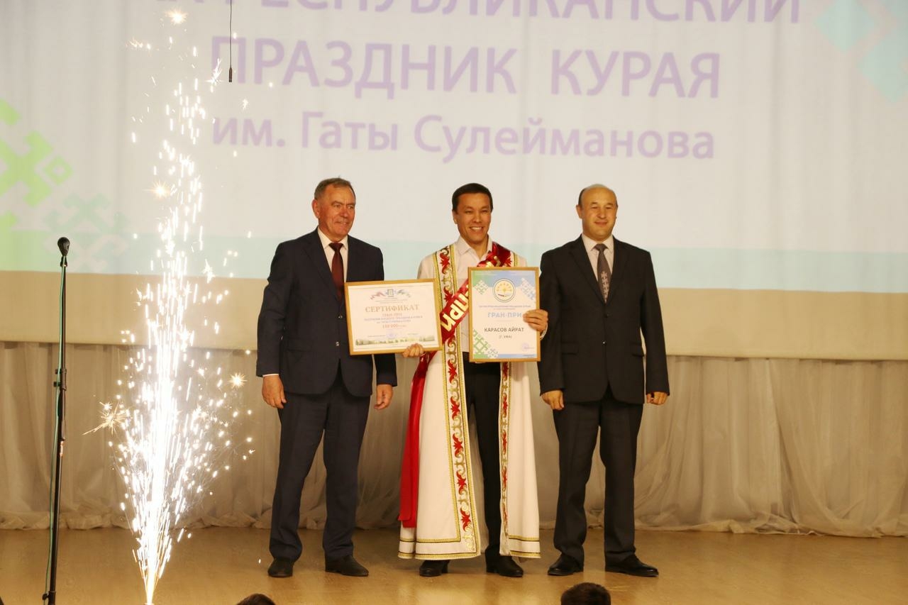 Республика халыҡ милли уйын ҡоралдары оркестры солисы Айрат Ҡарасов Гран-При яуланы