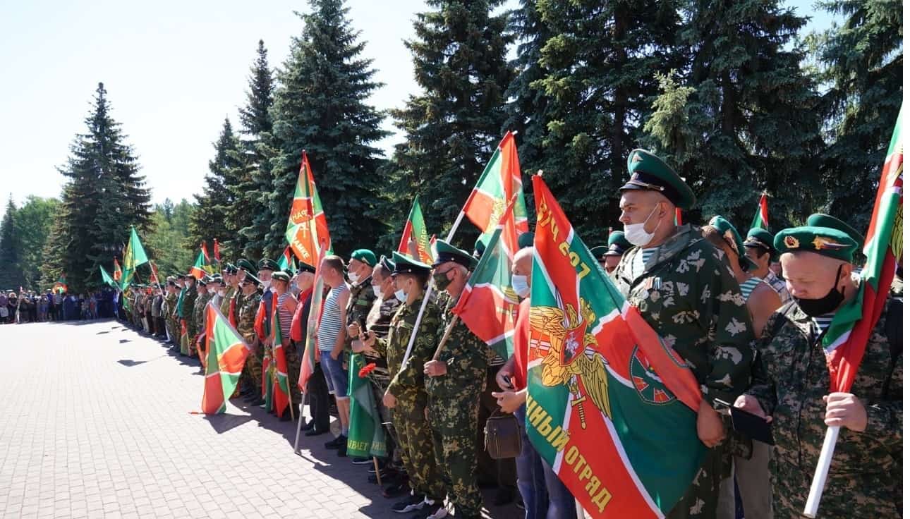 Бөгөн илдә сик буйы ғәскәрҙәре көнө билдәләнә