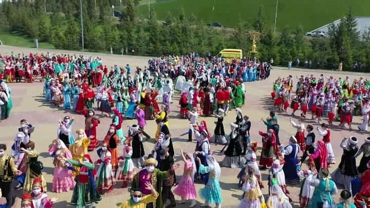 Бөтә донъя Фольклориадаһында ҡатнашыусылар республиканың 22 районы һәм ҡалаһында сығыш яһай