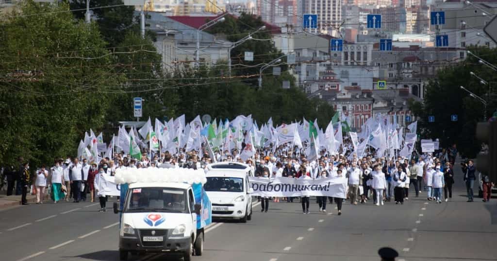 Табиптарға рәхмәт! Был минуттарҙа Өфөлә медицина хеҙмәткәрҙәрен бүләкләү тантанаһы бара