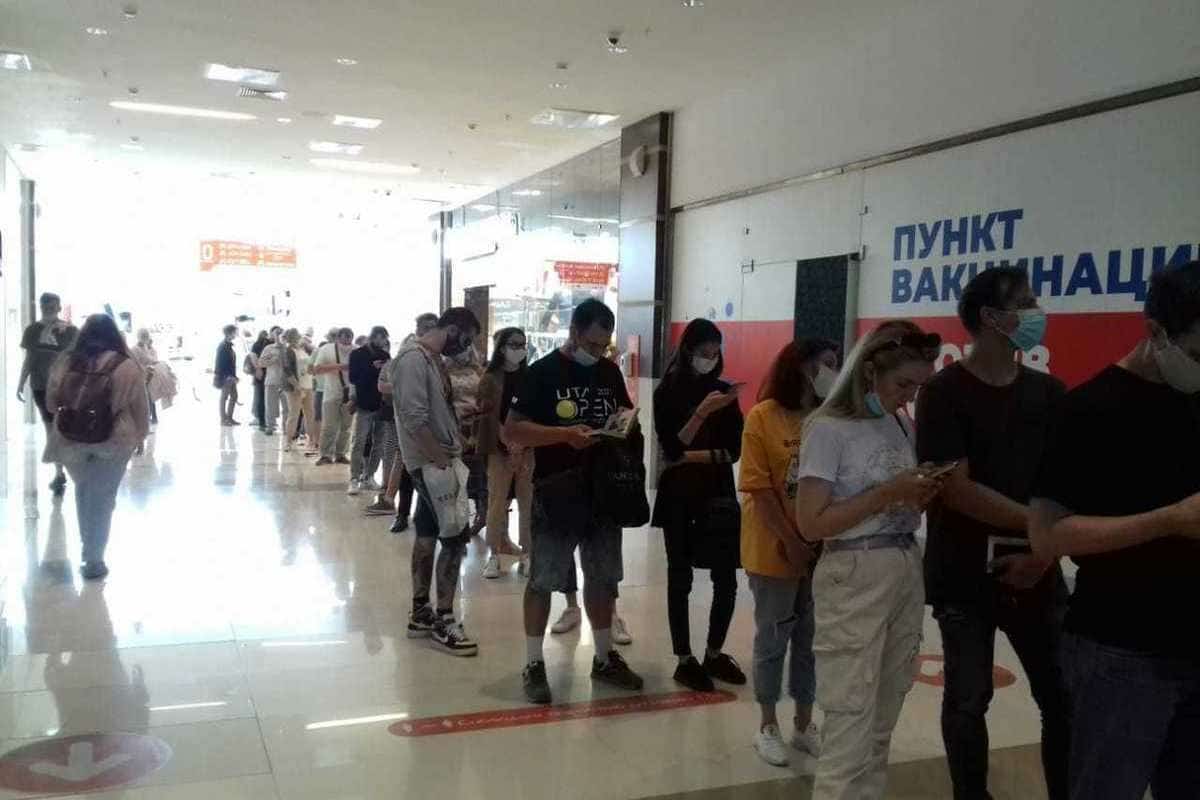 Рәсәйҙең халыҡ уҡытыусыһы Лиза Әғәҙуллина коронавирустан вакцинаның ике компонентын да яһатҡан