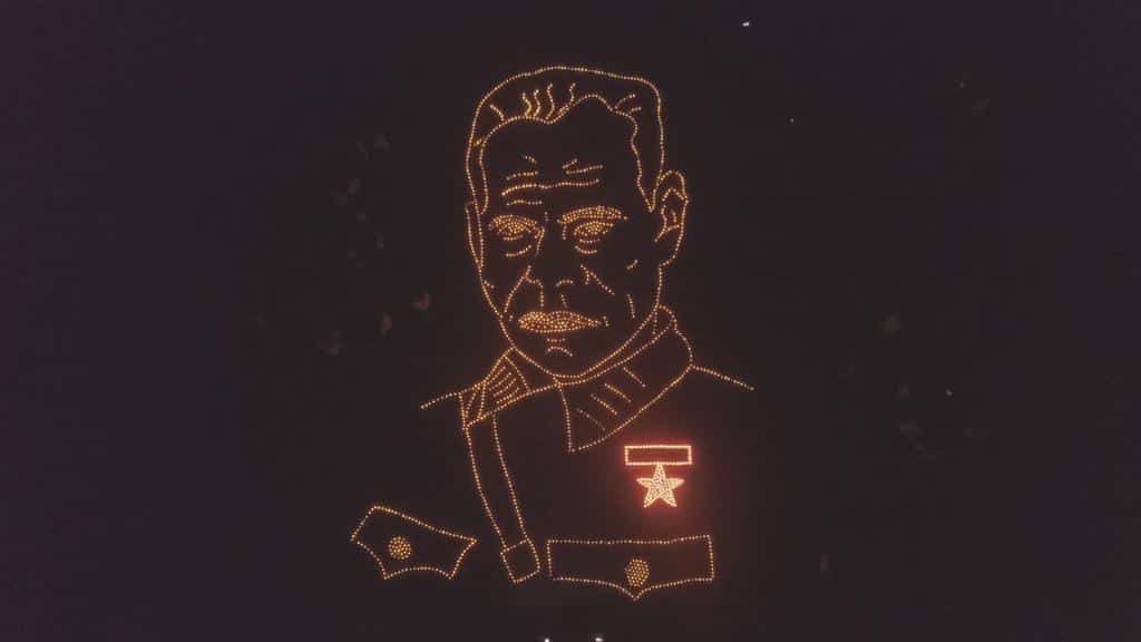 Башҡортостан Башлығы  Өфөлә Совет майҙанында “Һуғыштың утлы рәсемдәре” акцияһында ҡатнашты
