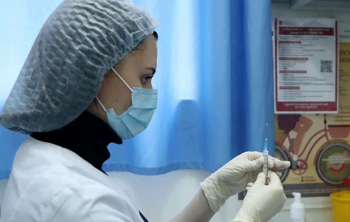 Социаль селтәрҙә поликлинкаларҙа вакцина етмәүгә зарланыусылар бар
