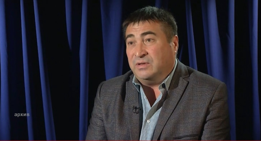 Билдәле кинорежиссер Азамат Хужахмәтовтың йөрәге тибеүҙән туҡтаны