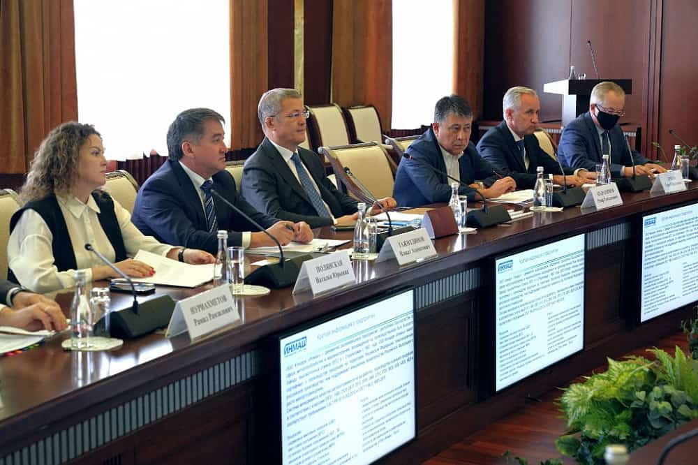 Радий Хәбировҡа сәнәғәттә импортҡа алмаш технологияһы тәҡдим ителде