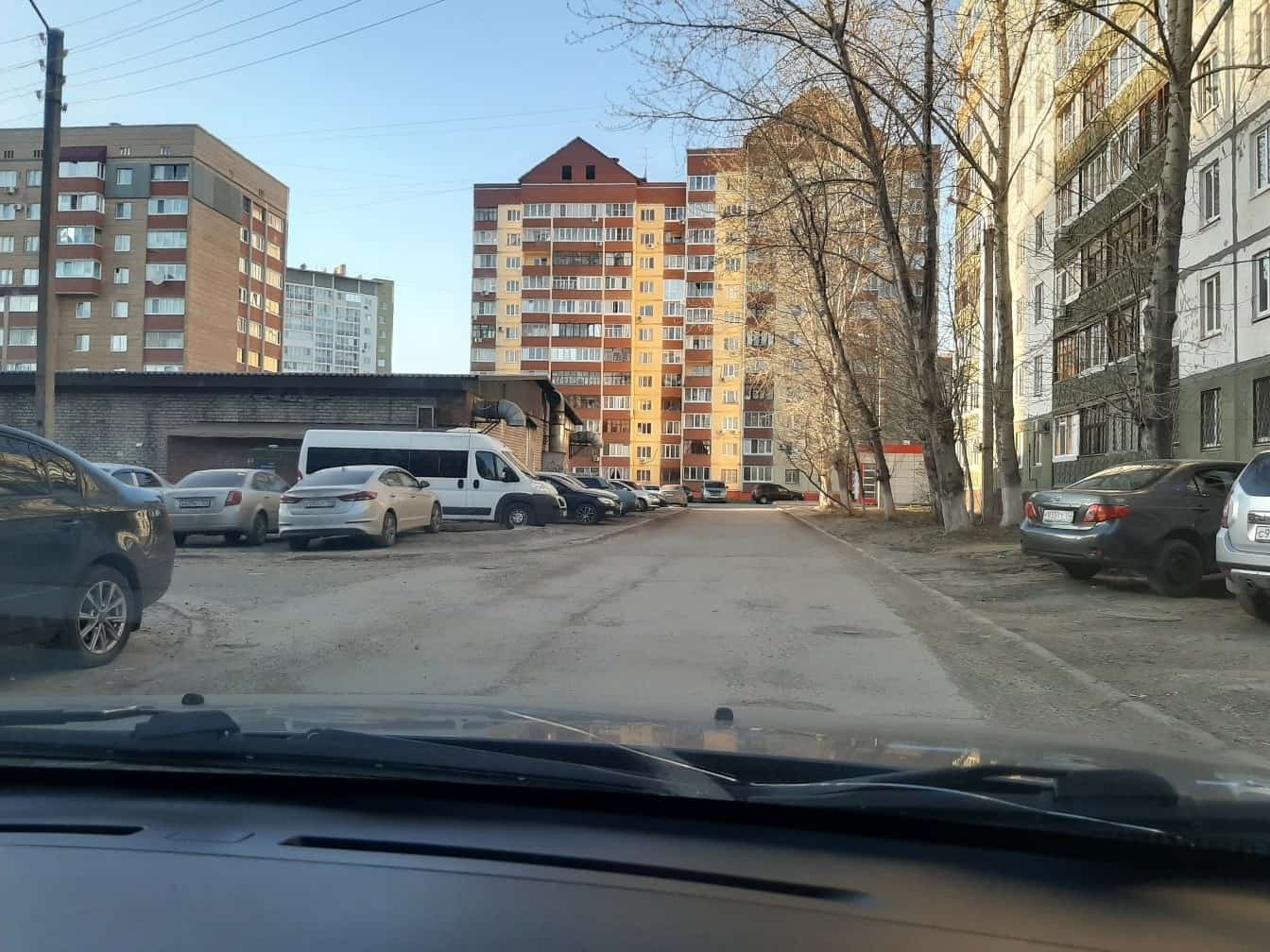 Фото №1 - Инцидент. Кәртә ҡуйылды, водителдәр тәртип боҙмаясаҡ