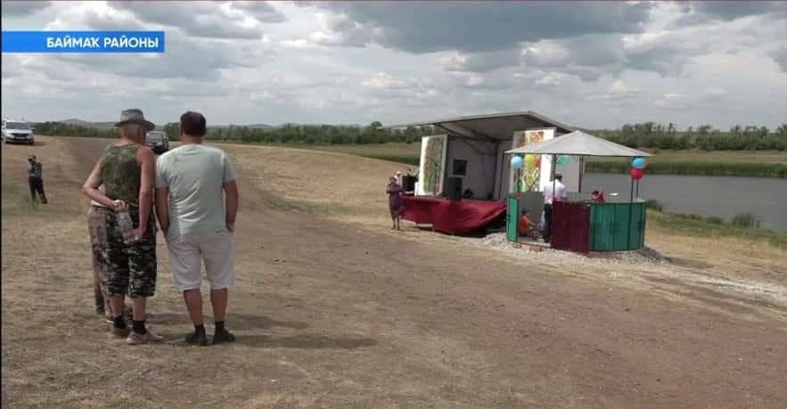 Баймаҡ районының Урғаҙа ауылында урындағы эшҡыуар шишмә төҙөткән