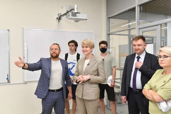 Өфөгә “Сириус” белем биреү үҙәге етәксеһе Елена Шмелёва килде