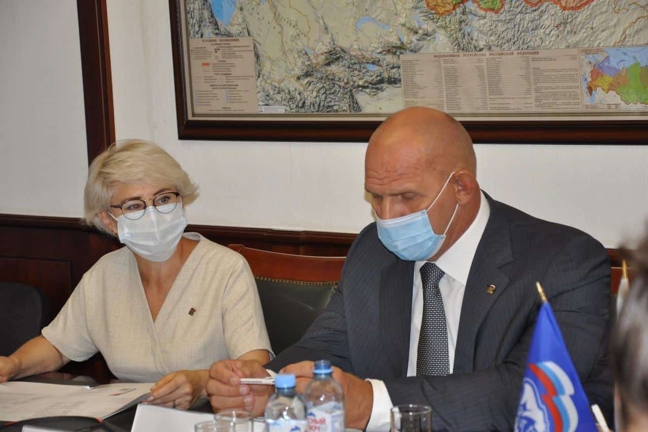 Александр Карелин Өфөлә яңы спорт объекттары  кәрәк тип  белдерҙе