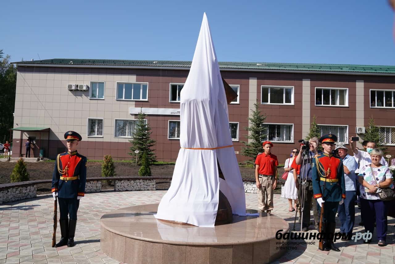 Бөйөк Ватан һуғышы яугиры Ғәзи Заһитовтың 100 йыллығына бағышланған саралар үтә