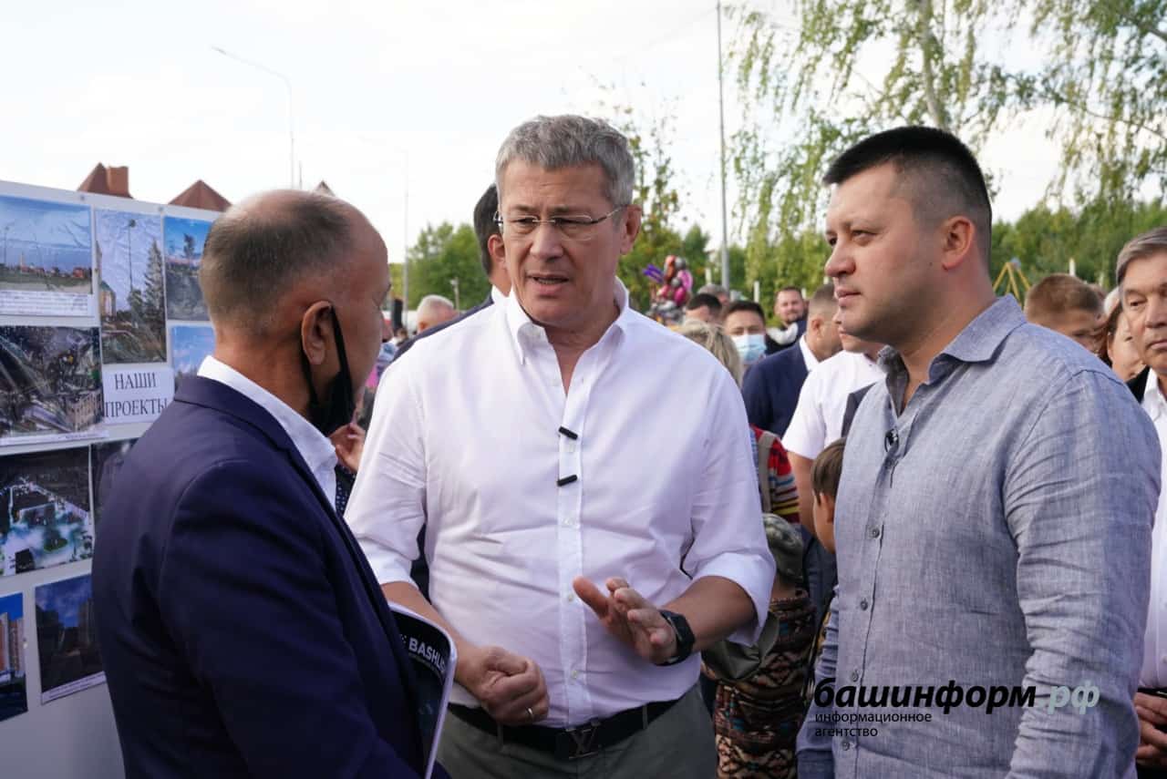 Радий Хәбиров Нефтекамала "Башҡорт ихаталары" төбәк программаһы һөҙөмтәләре менән танышты