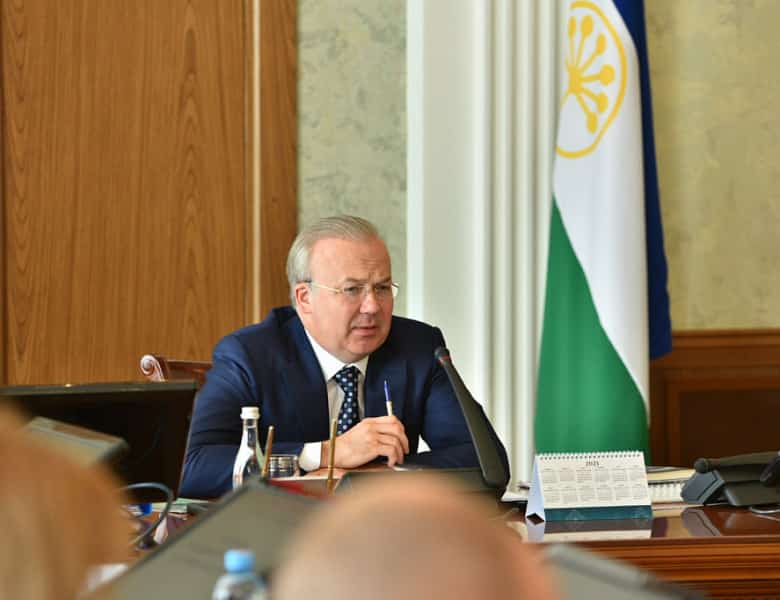 Андрей  Назаров: "Пандемияға  тиклемге күрһәткестәргә  ирешергә  тейешбеҙ"